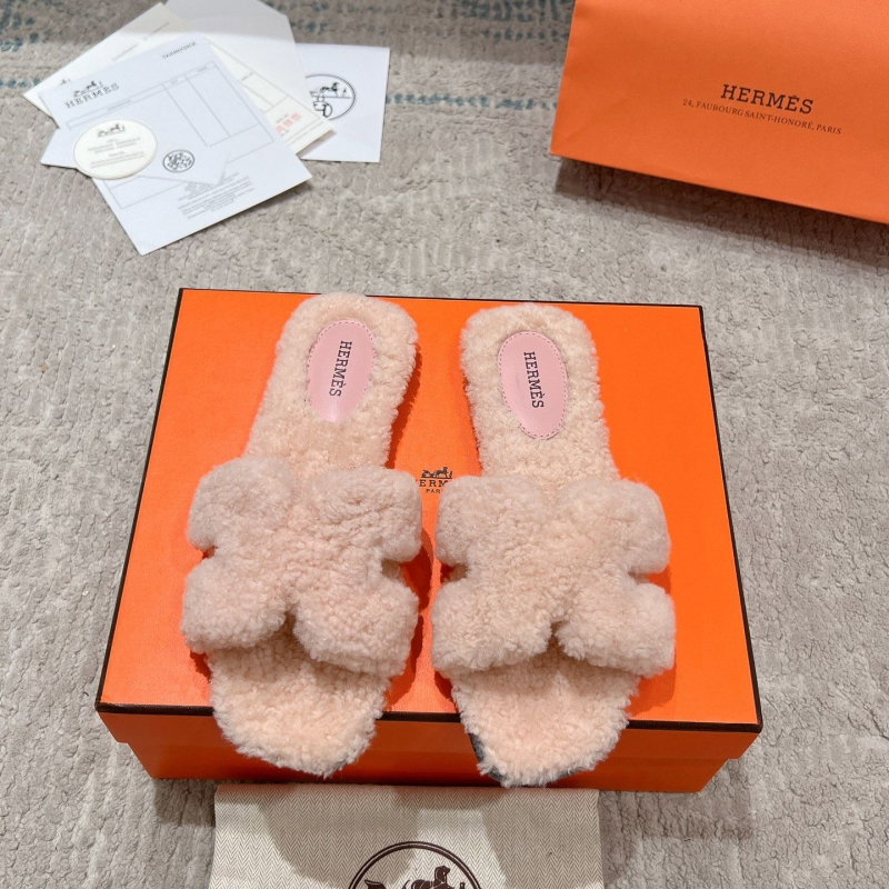 H**mes slippers
